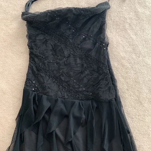 Dress - Picture 3 of 4